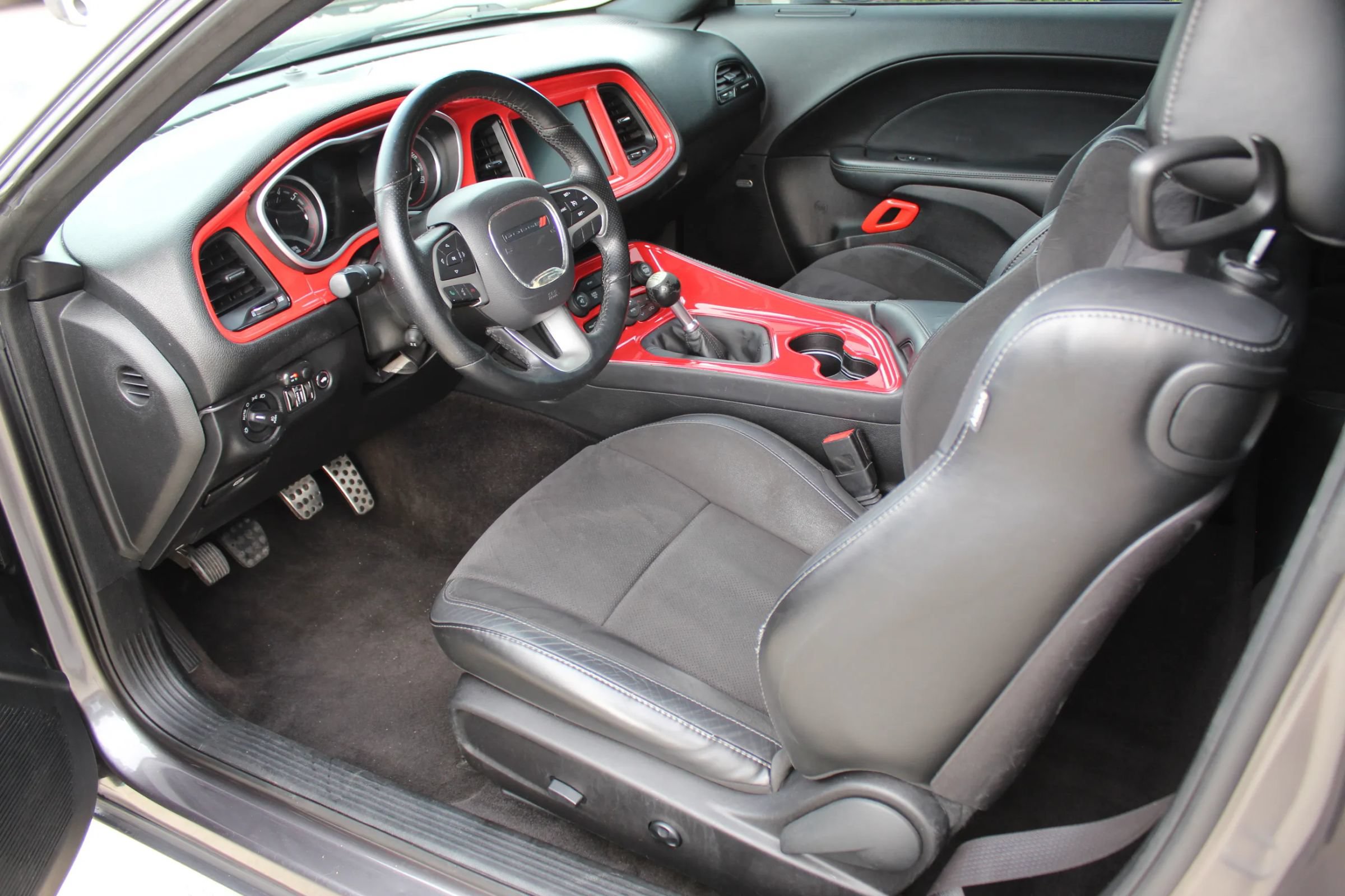 Used 2016 Dodge Challenger R/T Scat Pack RWD image 12