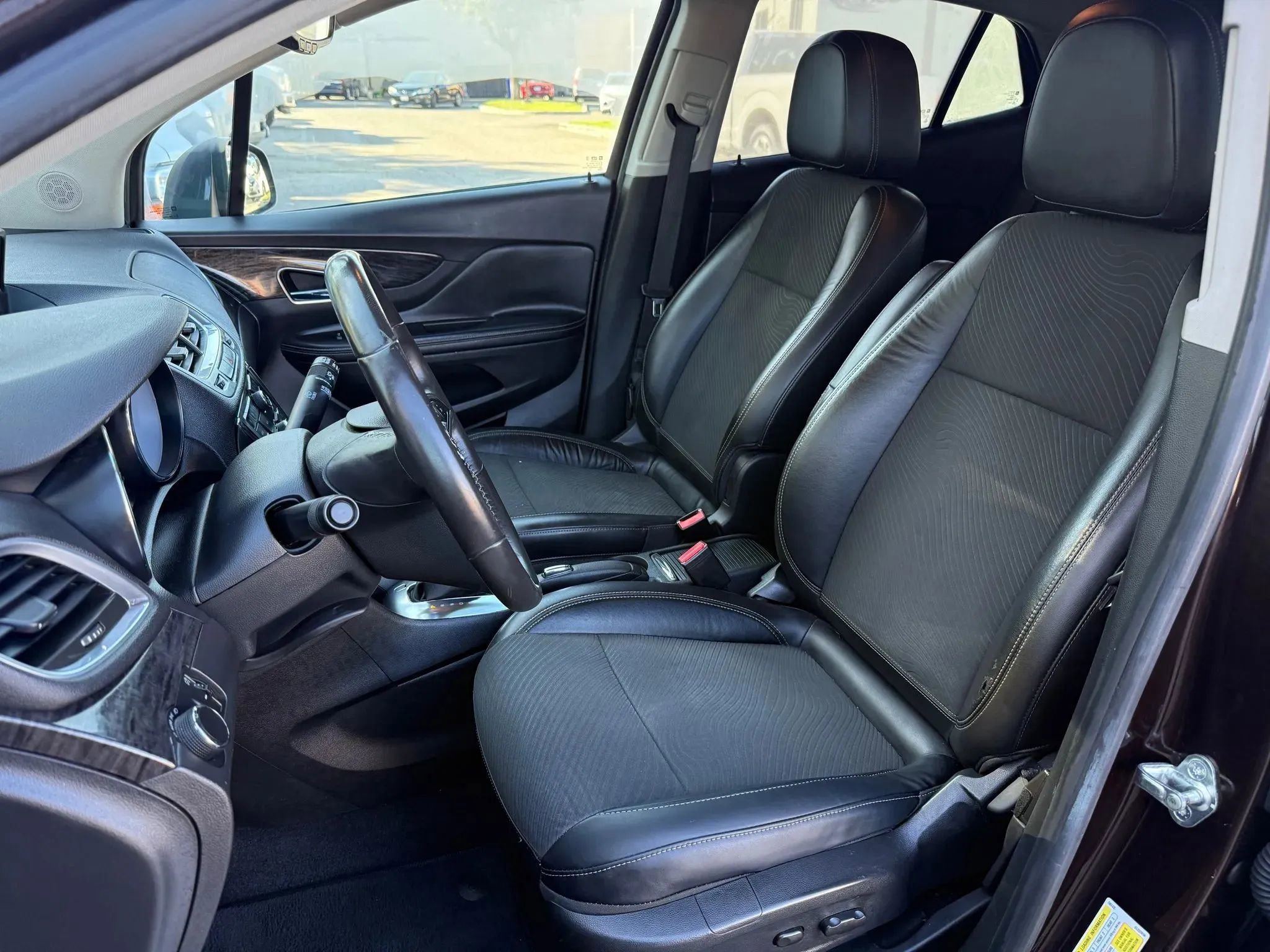 Used 2014 Buick Encore FWD image 10