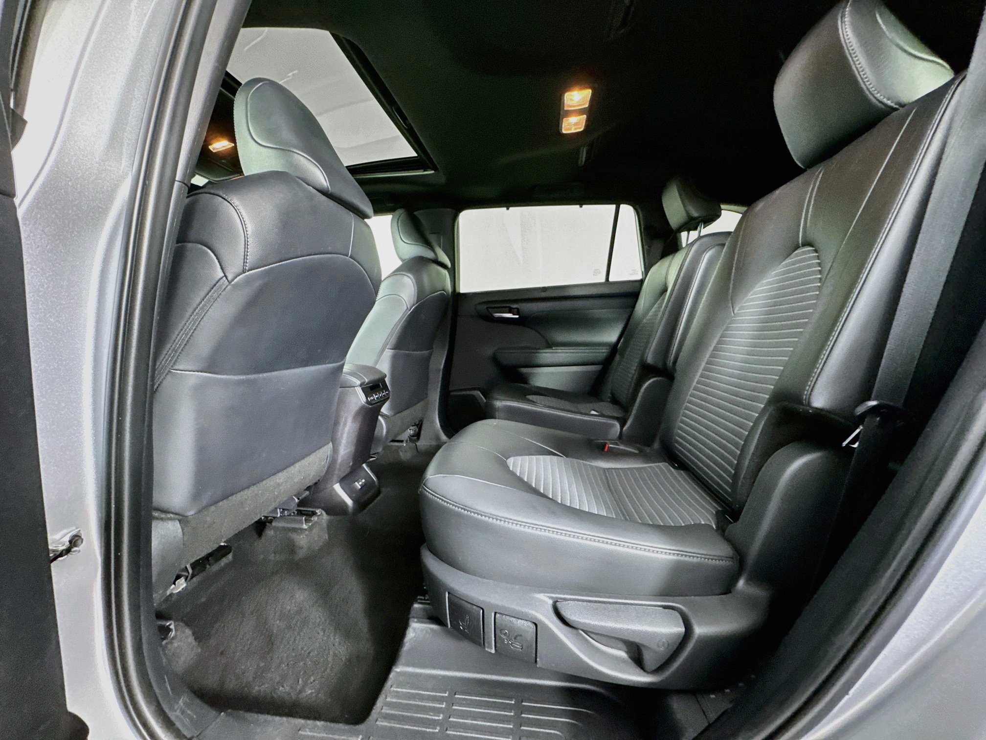 Certified 2025 Toyota Highlander XSE AWD/4WD image 24