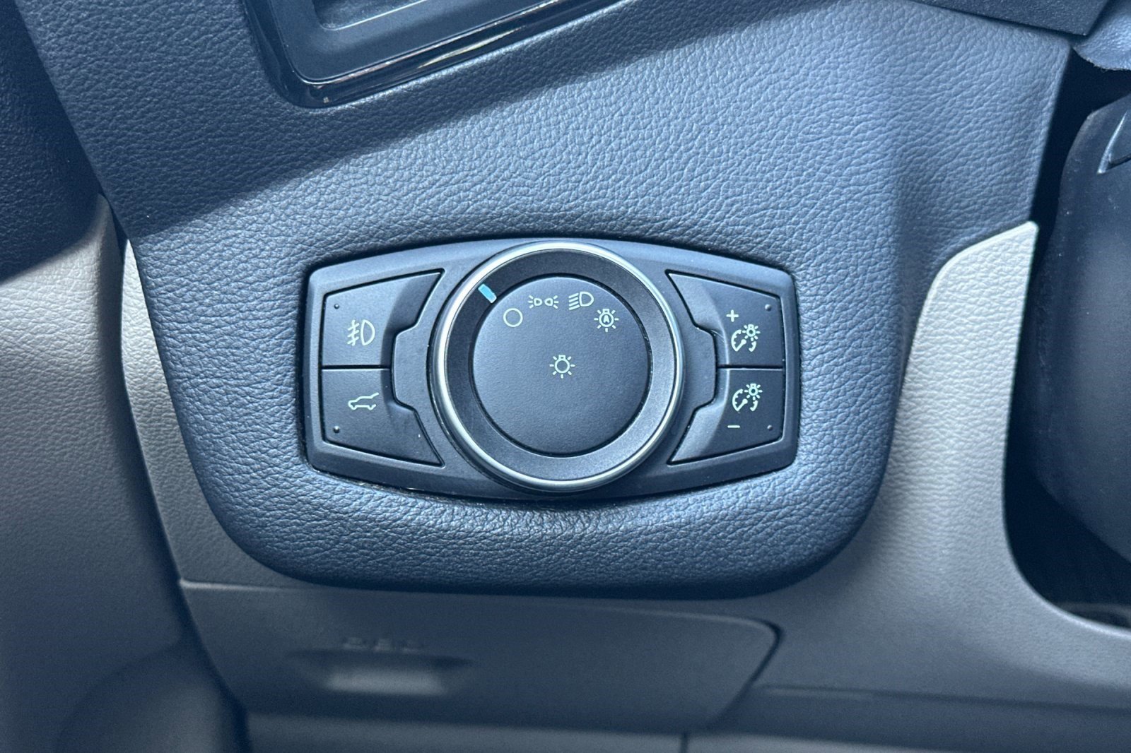 Used 2017 Ford Escape Titanium FWD image 36