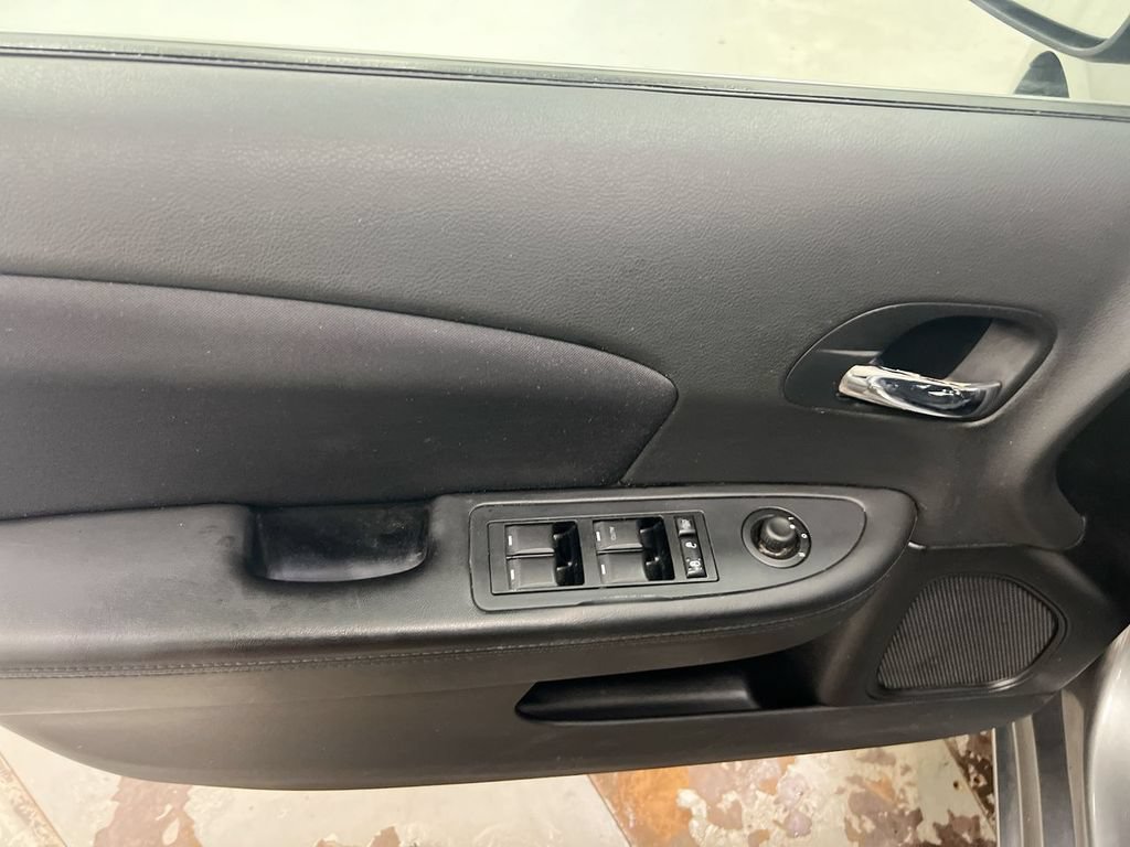 Used 2013 Chrysler 200 Touring FWD image 19