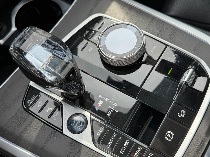 Used 2021 BMW X7 M50i w/ Dynamic Handling Package image 22