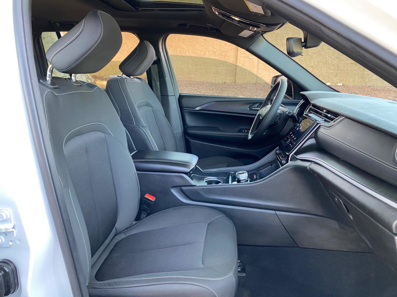 Used 2024 Jeep Grand Cherokee Laredo X w/ Trailer Tow Package AWD/4WD image 45