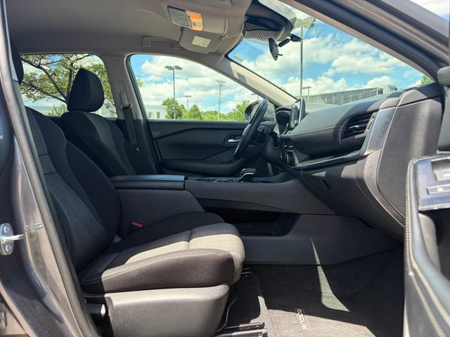 Used 2025 Nissan Rogue SV AWD/4WD image 16