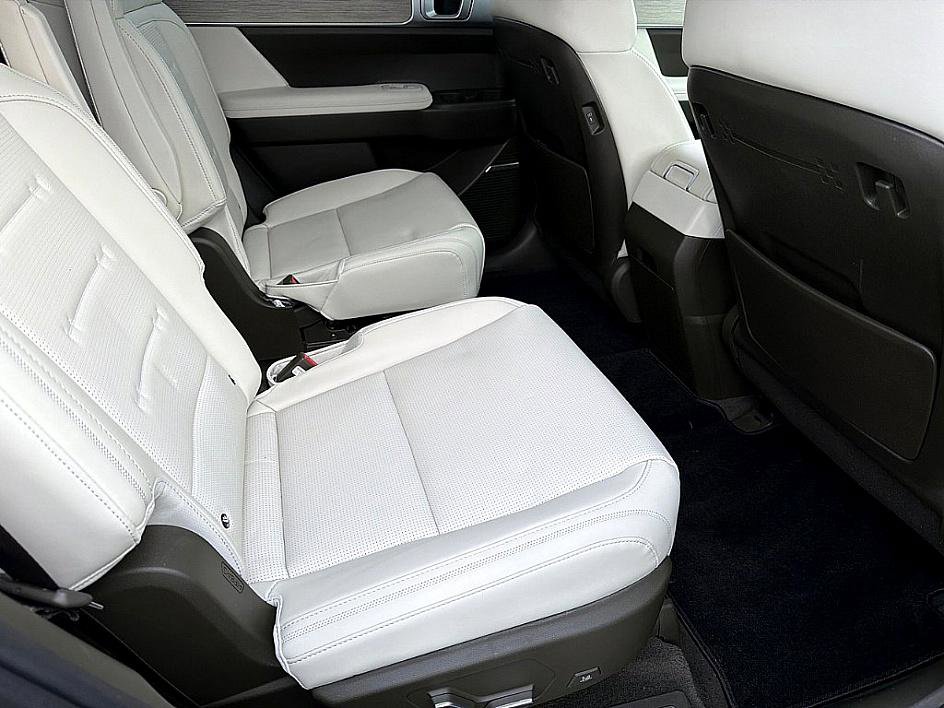 Certified 2025 Hyundai Santa Fe Calligraphy image 23