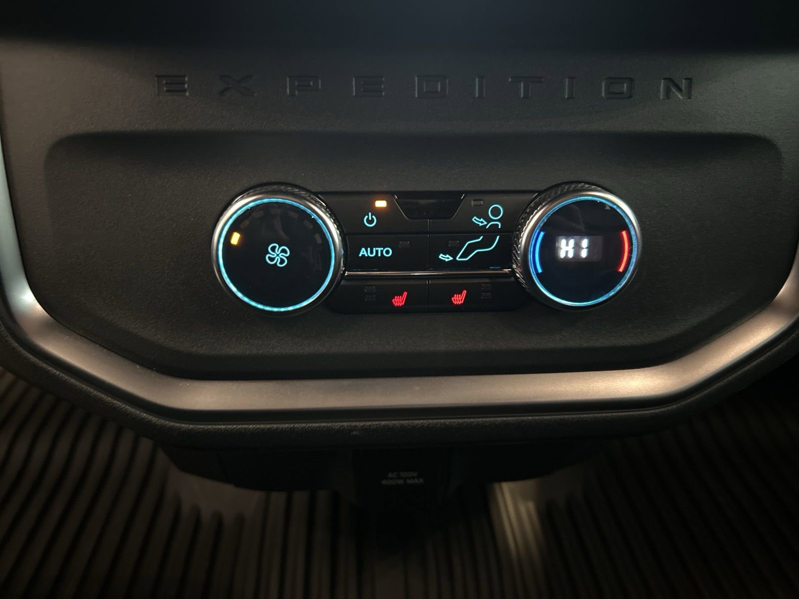 Used 2025 Ford Expedition Max Platinum w/ Stealth Appearance Package image 20