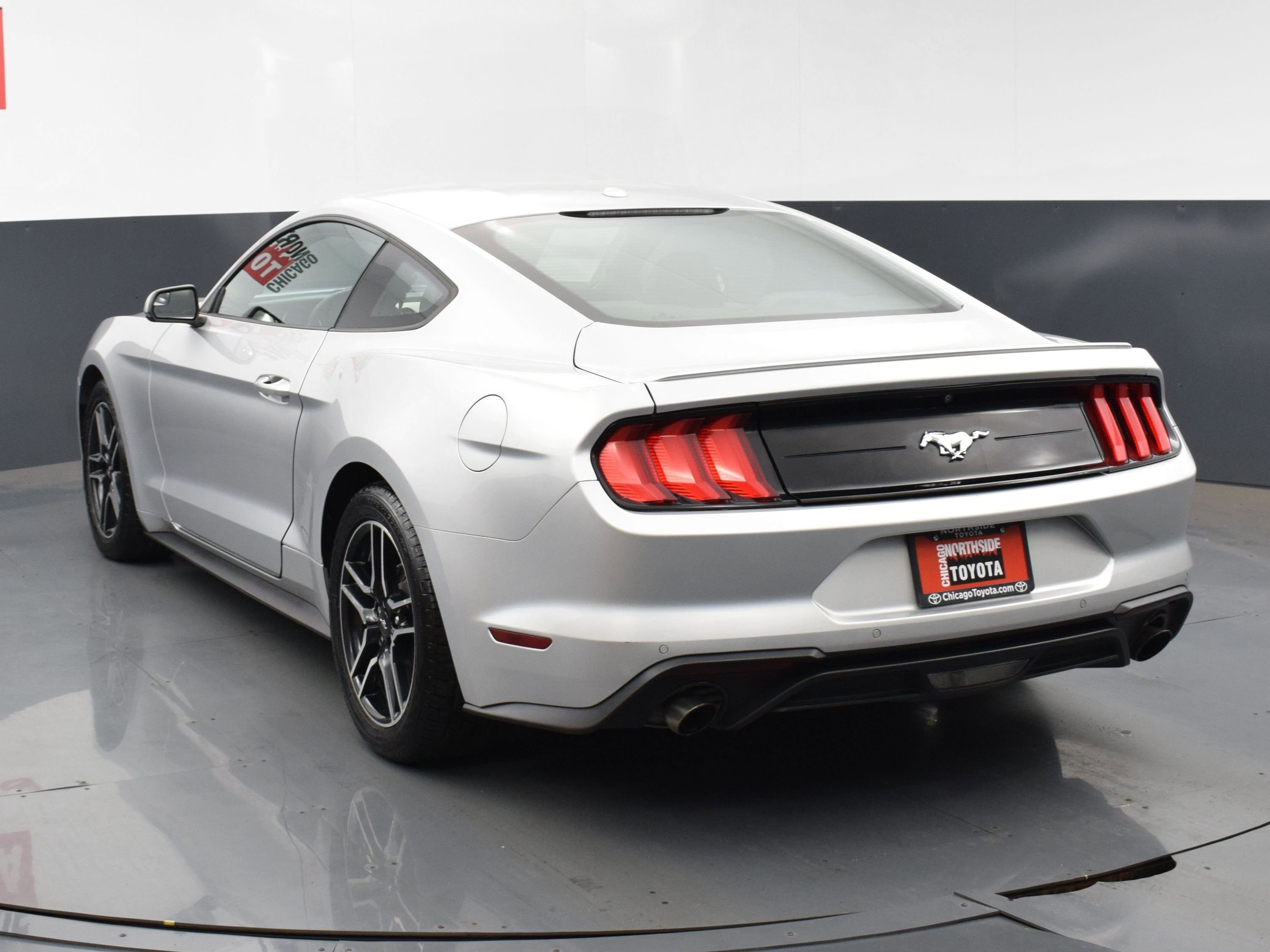Used 2019 Ford Mustang Premium image 3