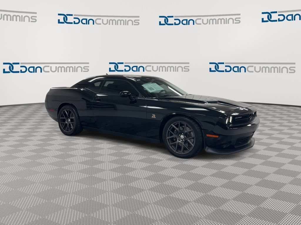 Used 2016 Dodge Challenger R/T Scat Pack RWD image 2