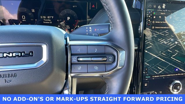 Used 2025 GMC Yukon Denali RWD image 23