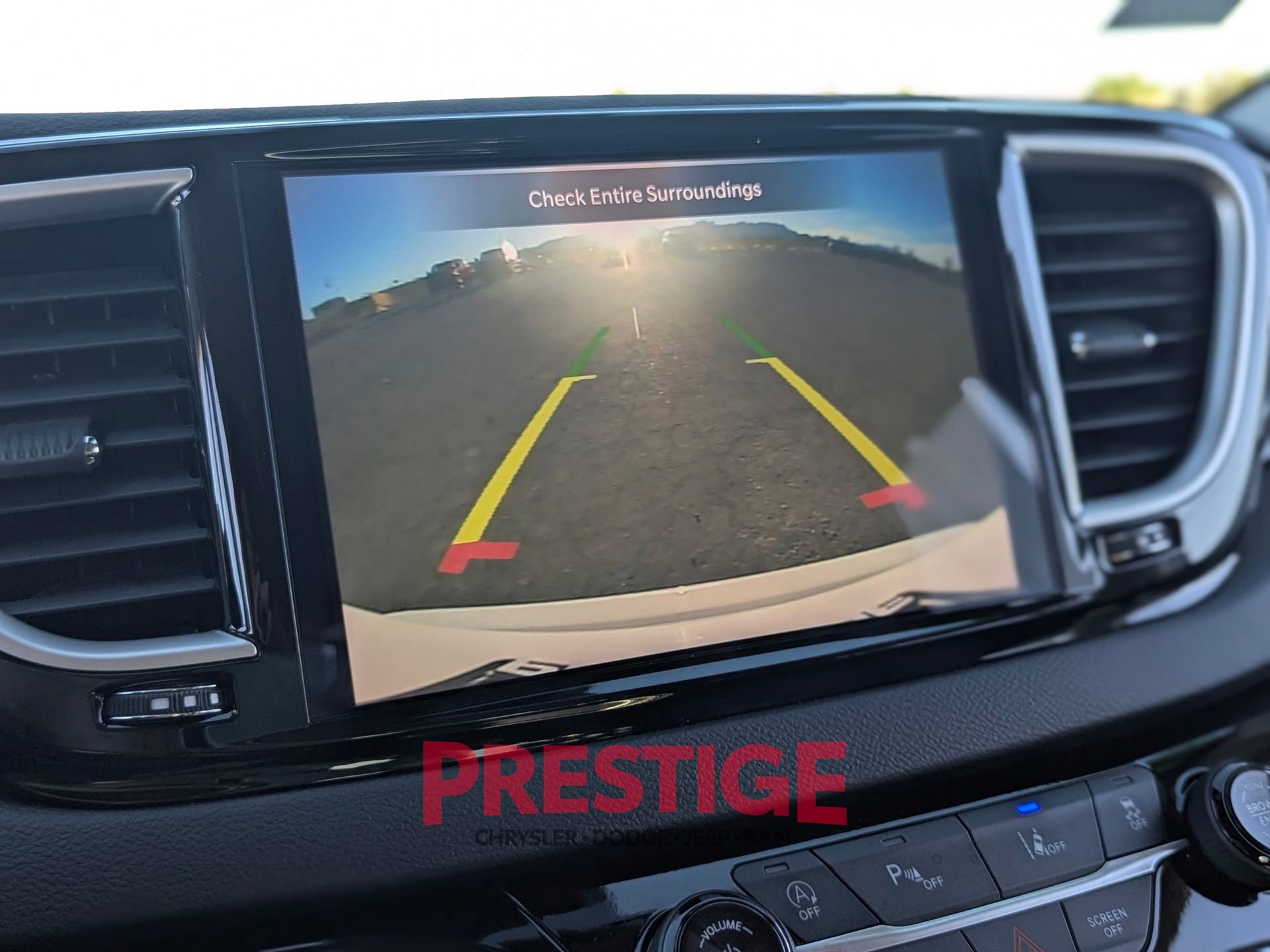 Used 2024 Chrysler Pacifica Touring-L image 21