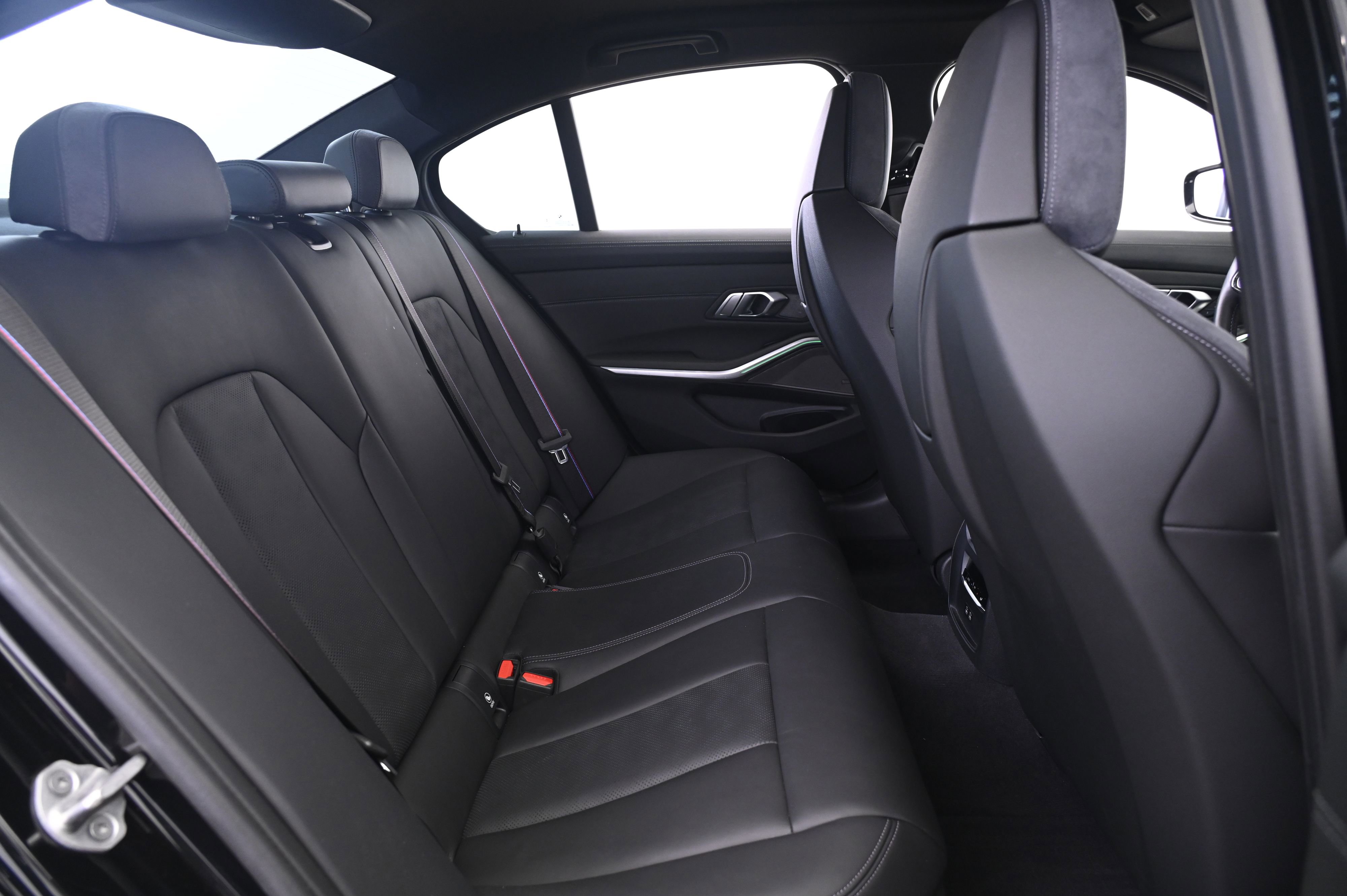 Used 2025 BMW M3 Competition w/ Executive Package image 18