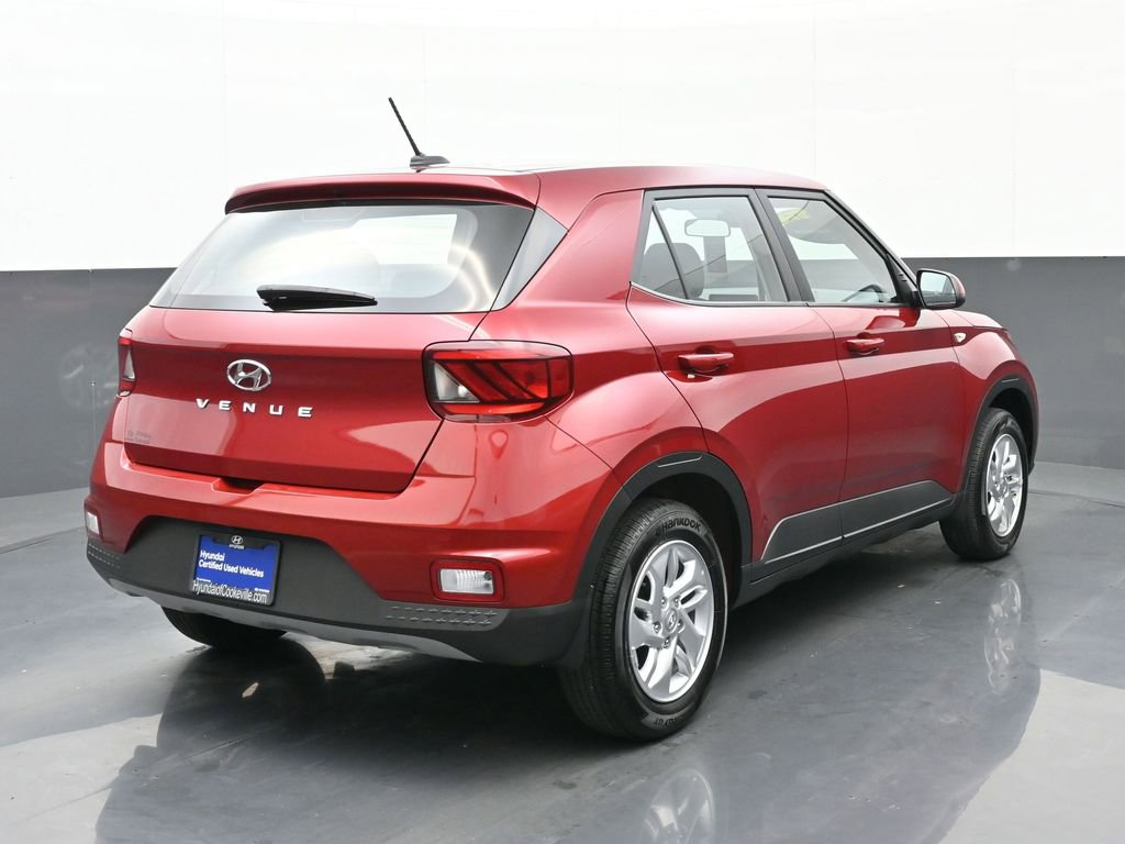 Certified 2025 Hyundai Venue SE image 4