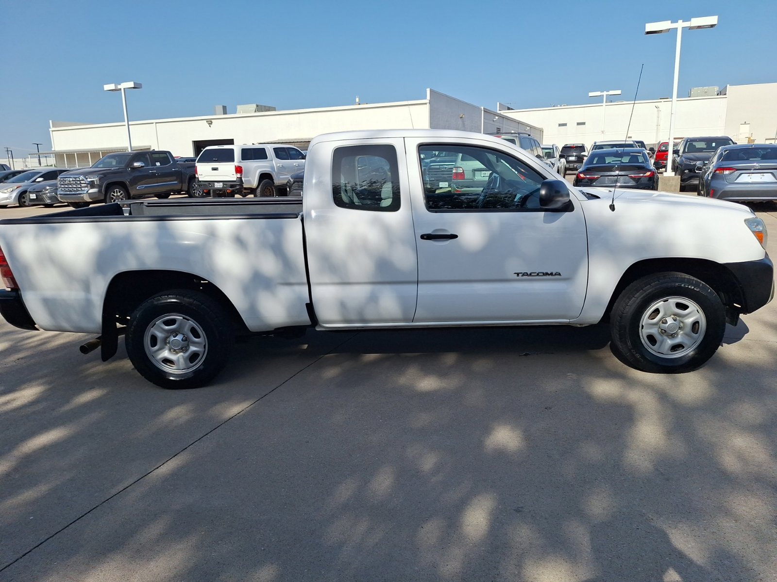 Used 2015 Toyota Tacoma 2WD Access Cab image 7