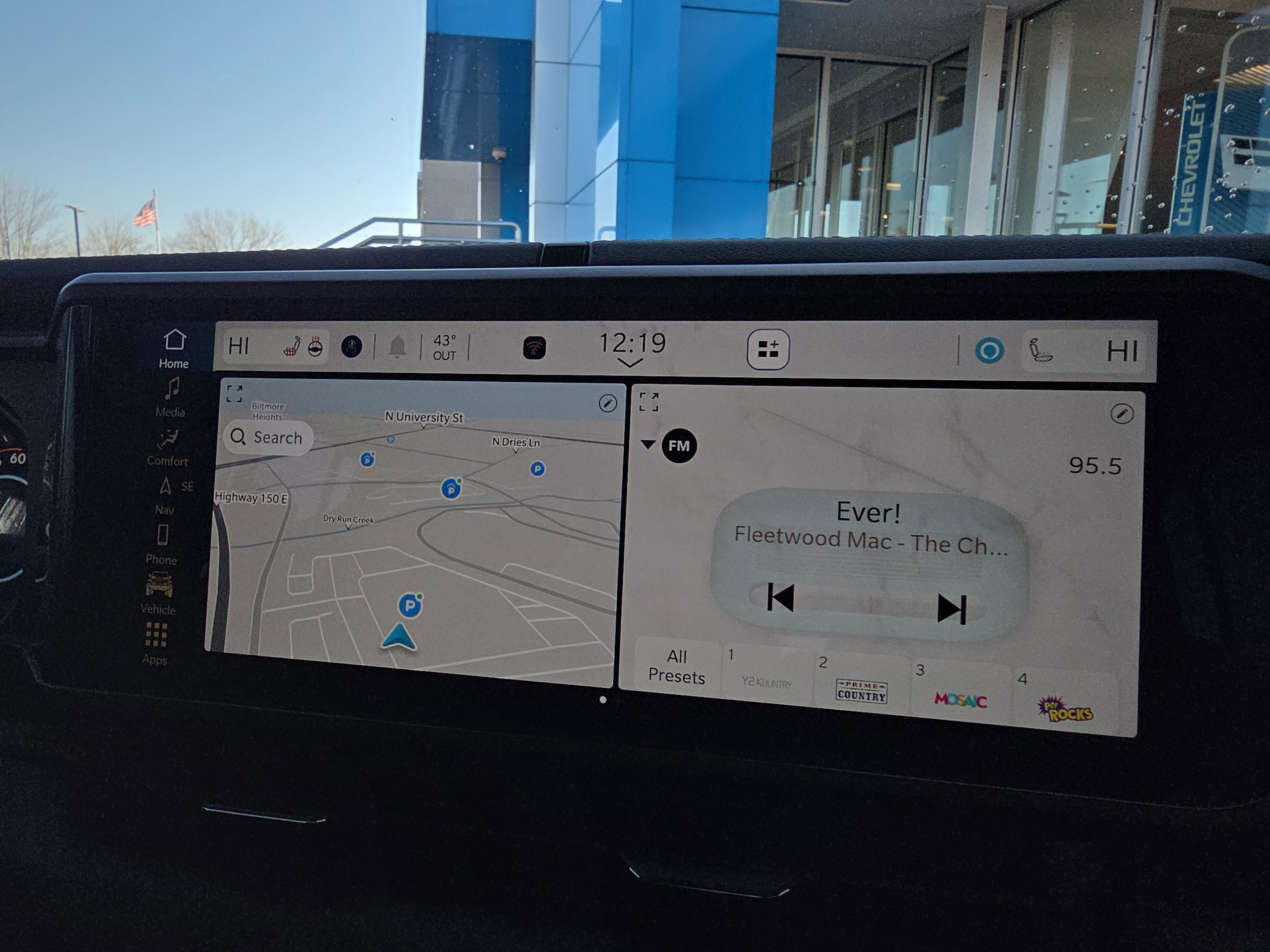 Used 2024 Jeep Wrangler Sahara w/ Technology Group image 27