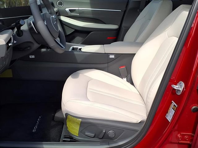 New 2025 Hyundai Sonata Limited image 16