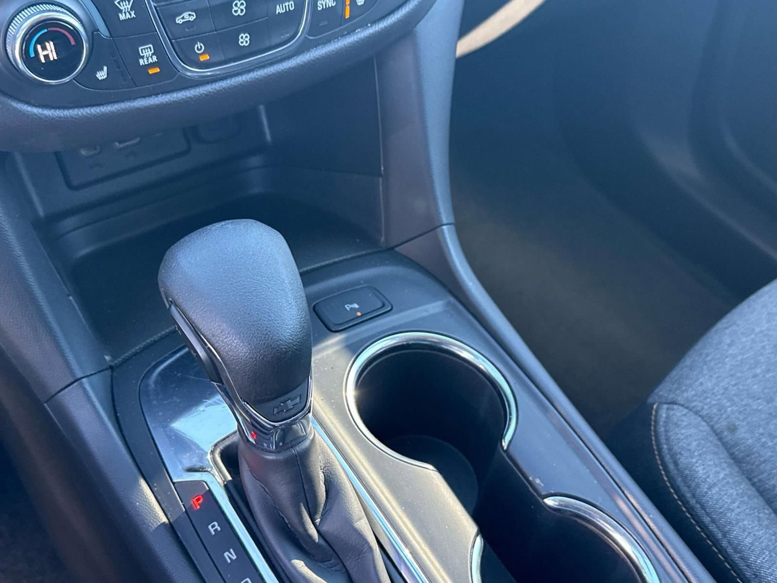 Used 2024 Chevrolet Equinox LT image 18