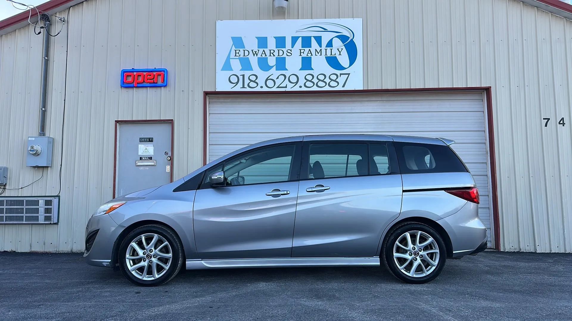 Used 2015 MAZDA MAZDA5 Touring image 11