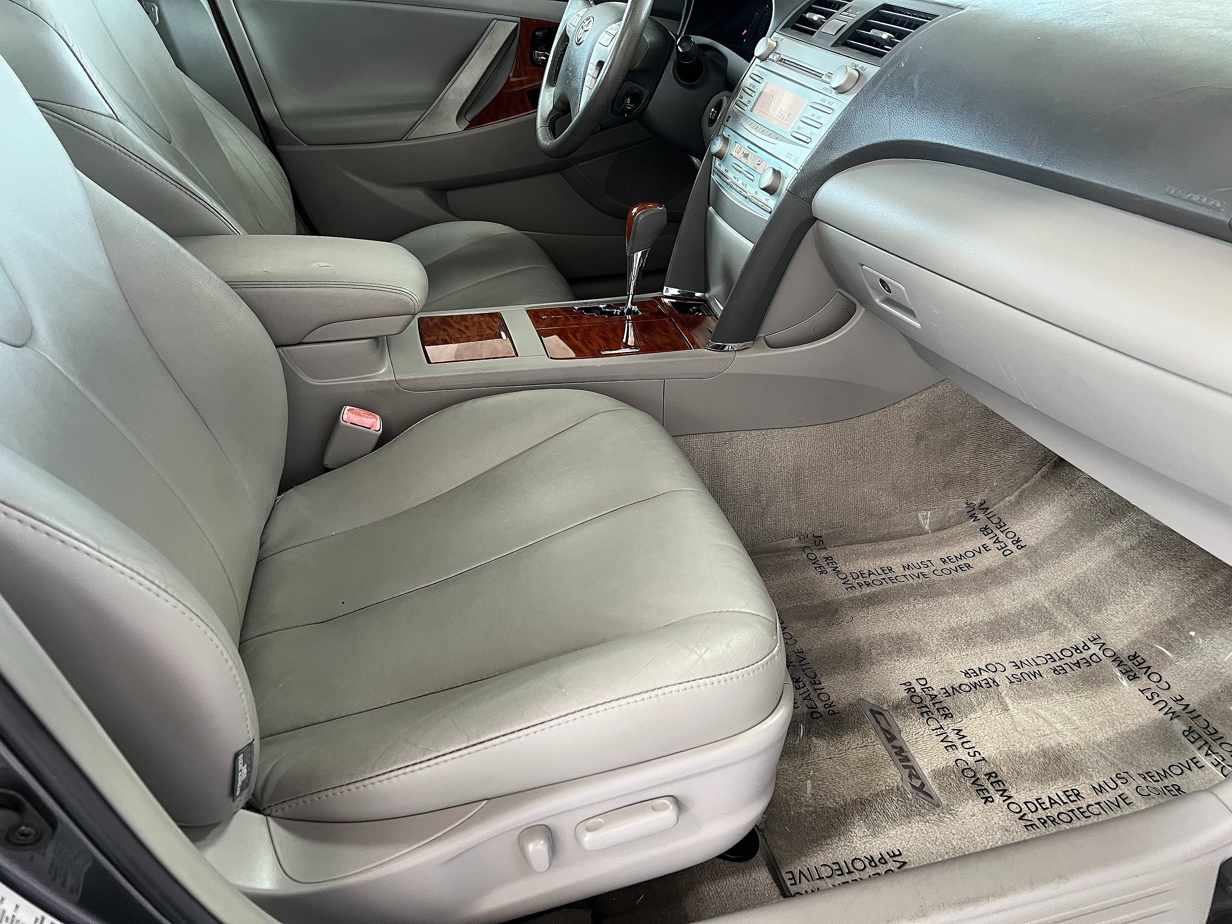 Used 2009 Toyota Camry XLE FWD image 26