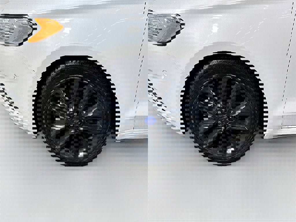 Used 2015 Ford Fusion Titanium image 24