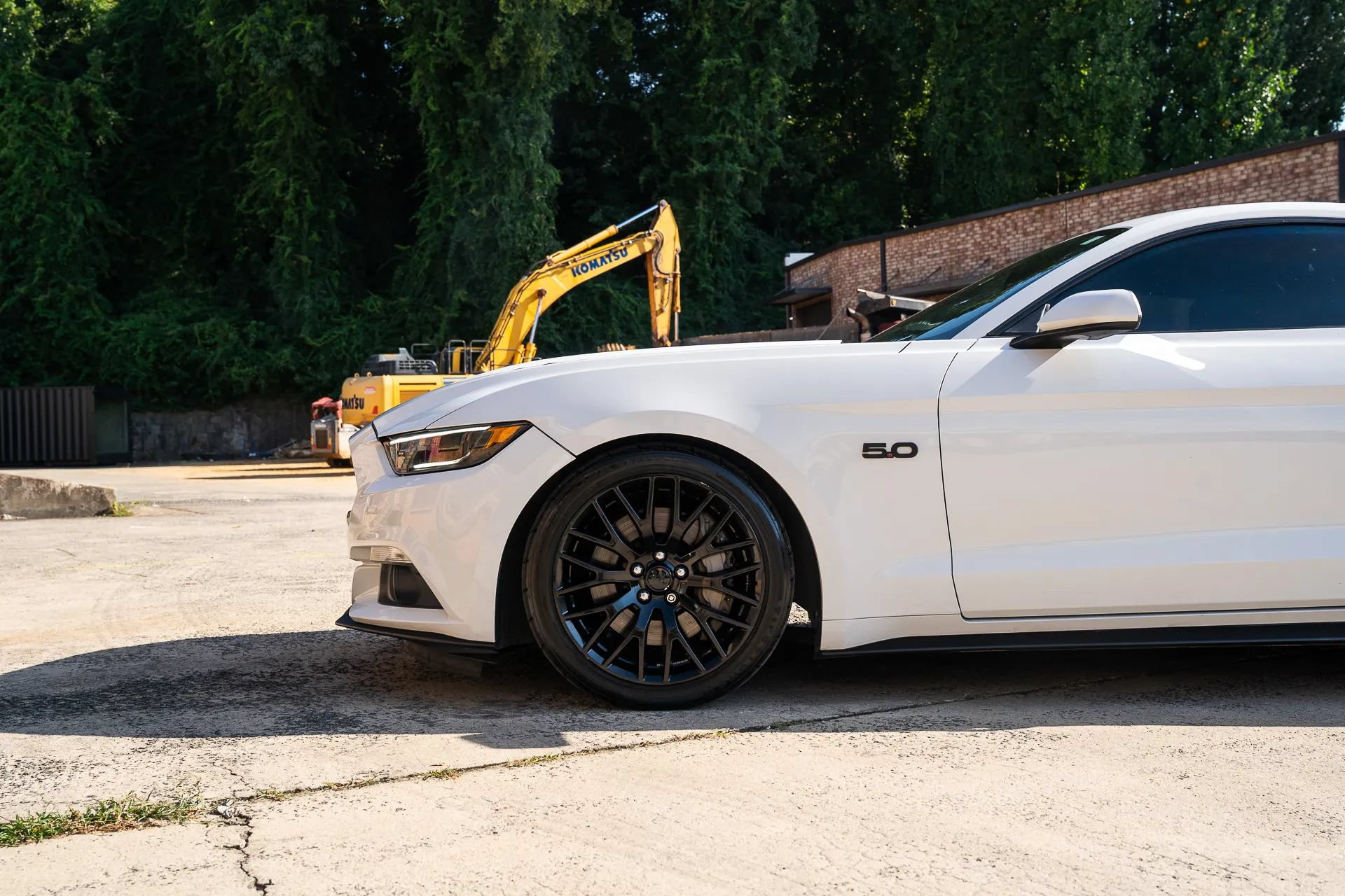 Used 2015 Ford Mustang GT RWD image 3