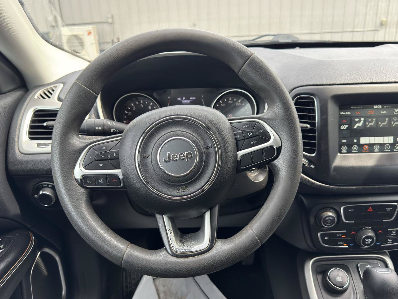 Used 2020 Jeep Compass Sport AWD/4WD image 18