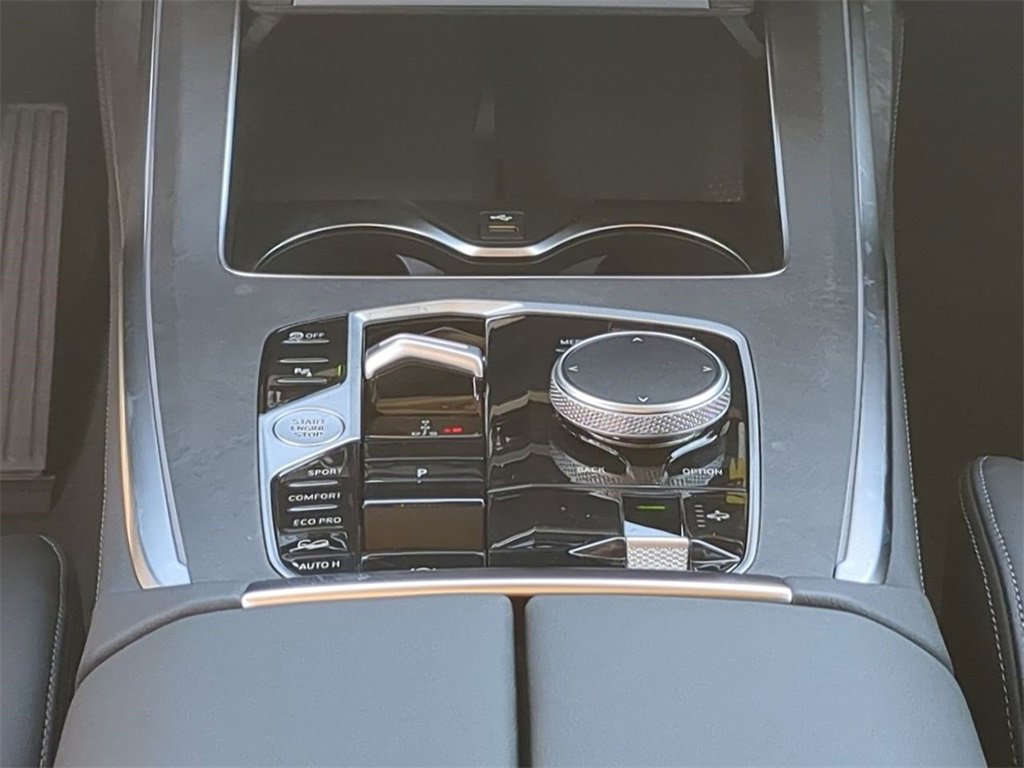New 2026 BMW X7 xDrive40i w/ Premium Package image 19