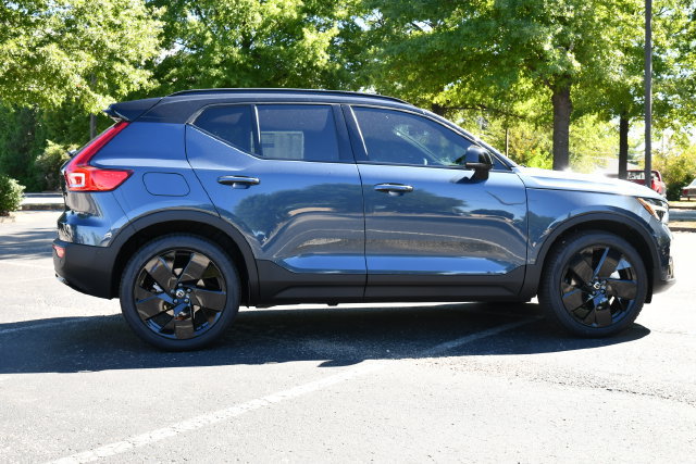 New 2026 Volvo XC40 B5 Ultra w/ Protection Package Premier AWD/4WD image 8