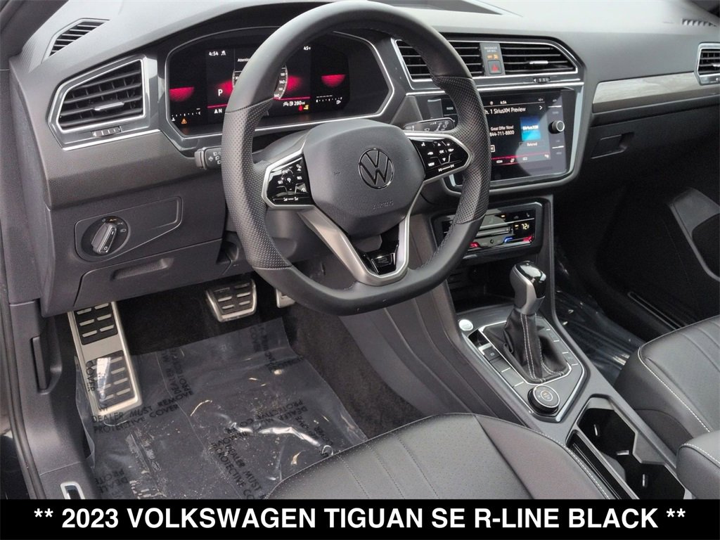 Used 2023 Volkswagen Tiguan SE R-Line image 21
