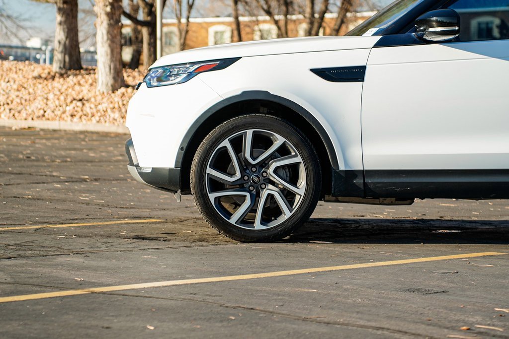 Used 2020 Land Rover Discovery HSE Luxury image 8