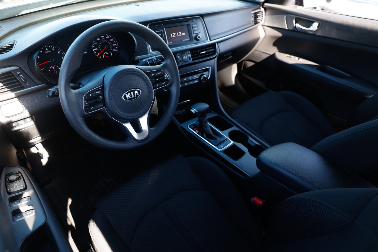 Used 2017 Kia Optima LX image 4