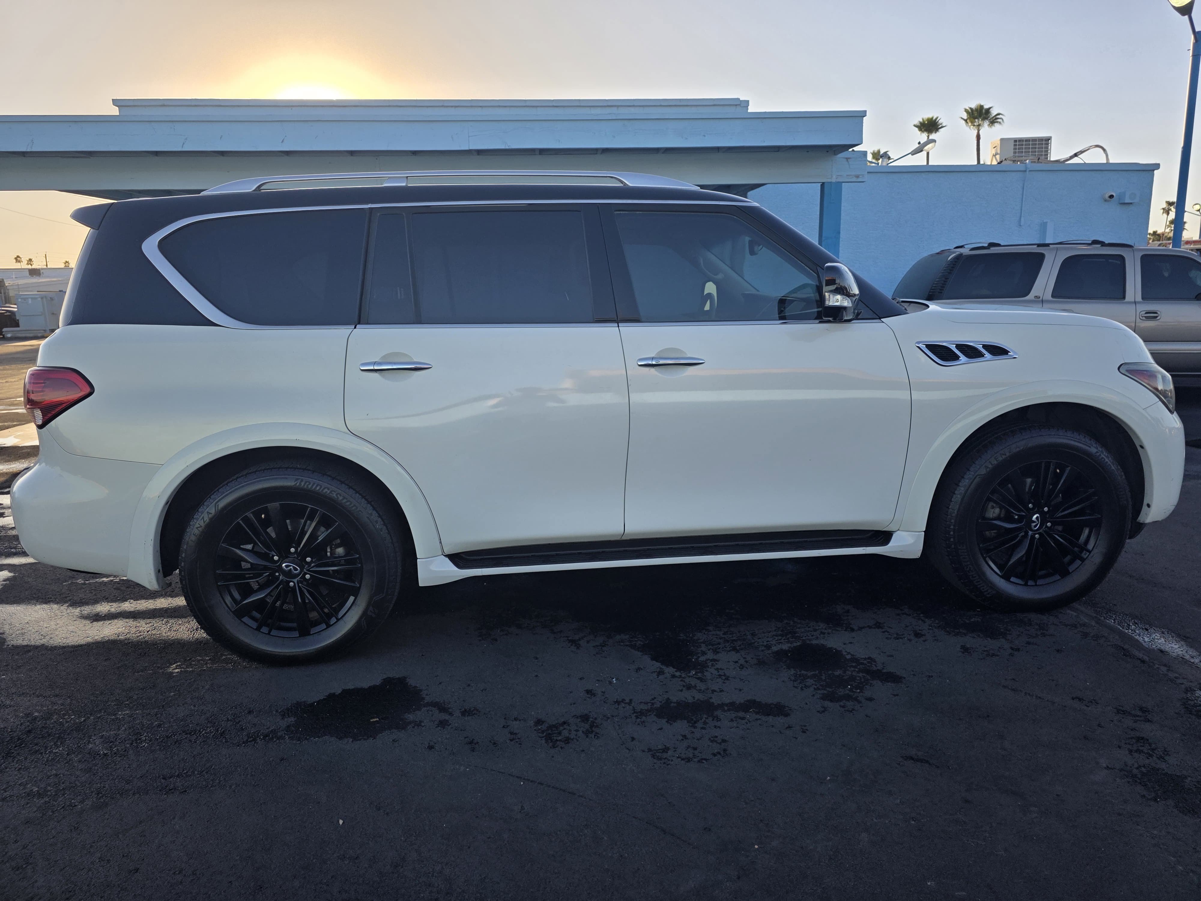 Used 2012 INFINITI QX56 2WD w/ Theater Pkg image 2