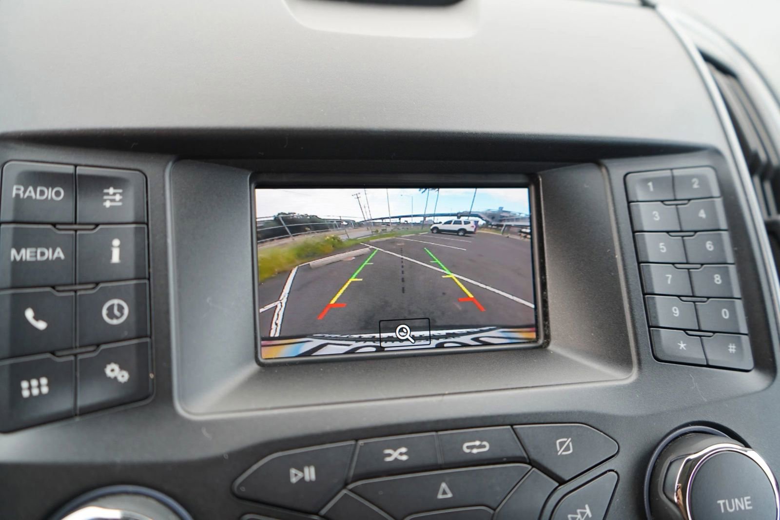 Used 2019 Ford Edge SE image 23