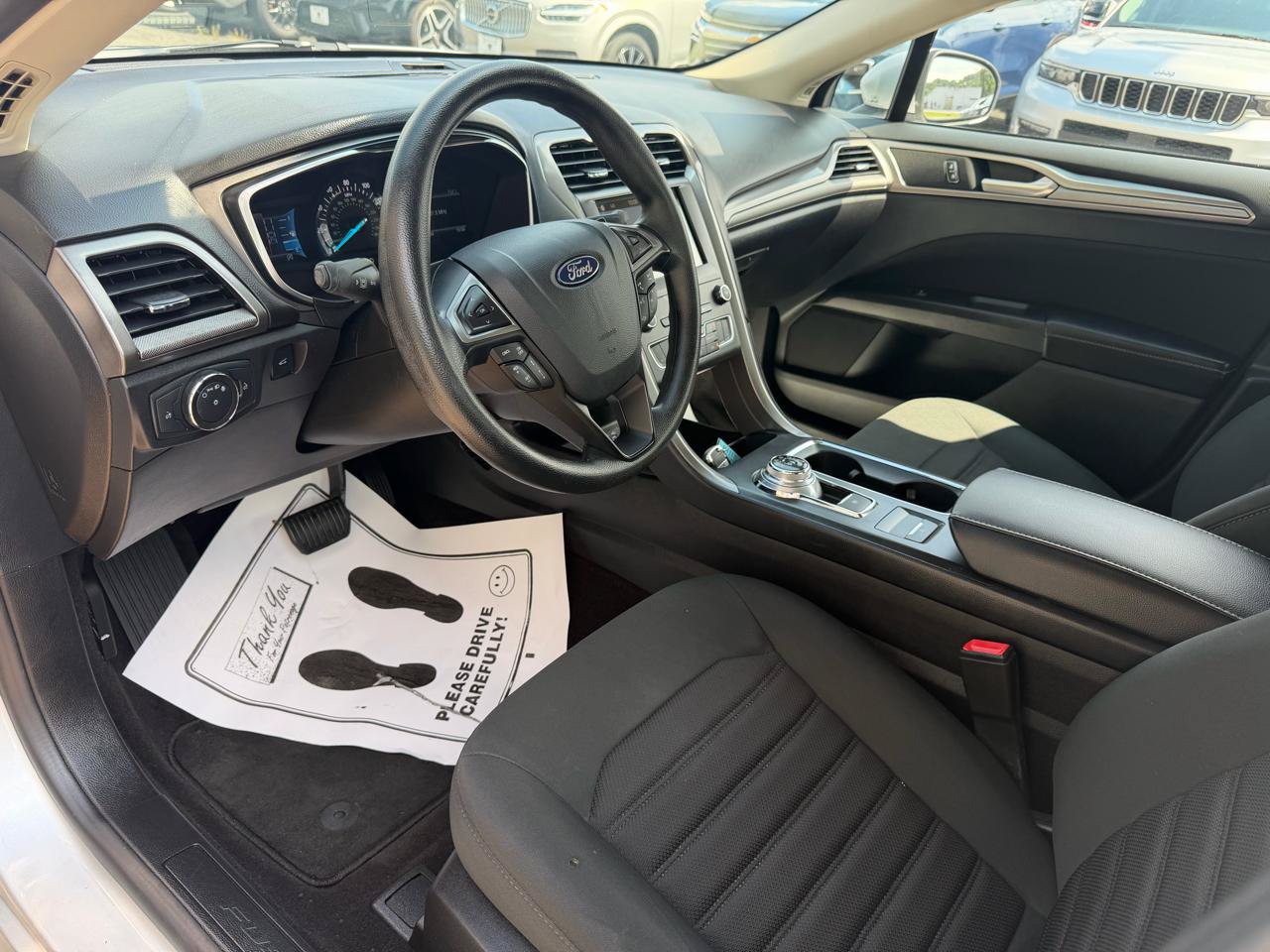 Used 2019 Ford Fusion SE FWD image 10