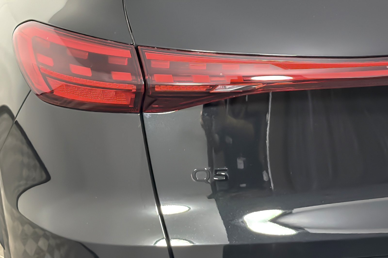 Used 2025 Audi Q5 Premium Plus w/ Premium Plus AWD/4WD image 27