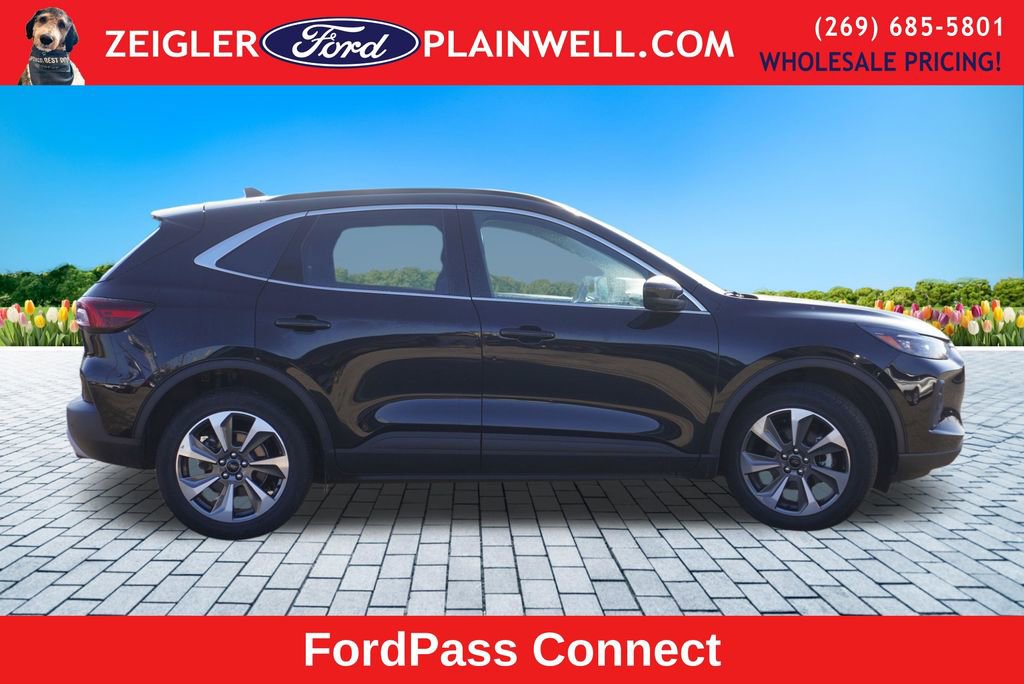 Used 2024 Ford Escape Platinum image 6