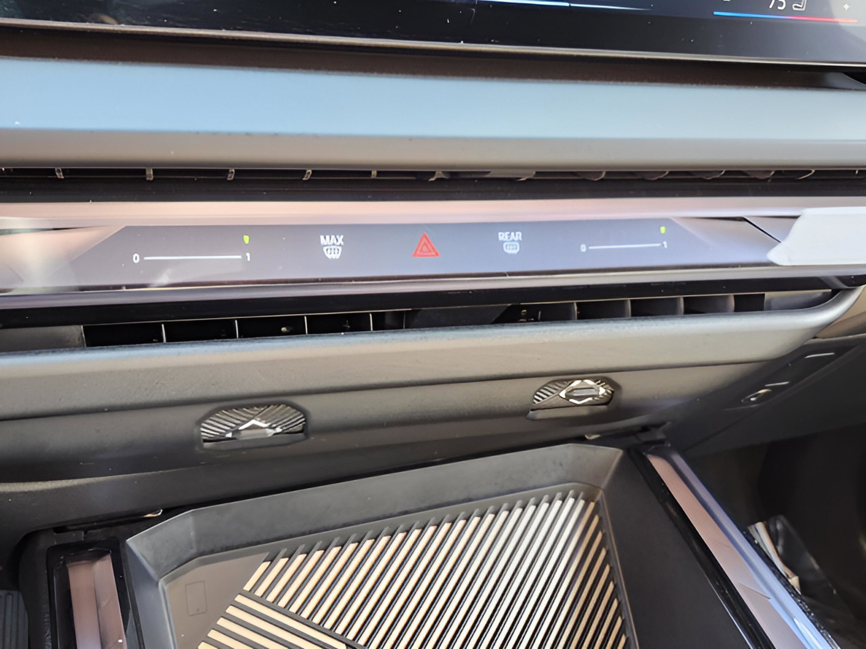 Certified 2025 BMW X3 xDrive30i w/ Premium Package image 38