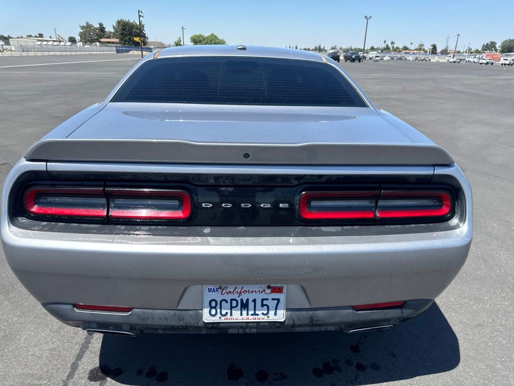 Used 2018 Dodge Challenger SXT RWD image 2