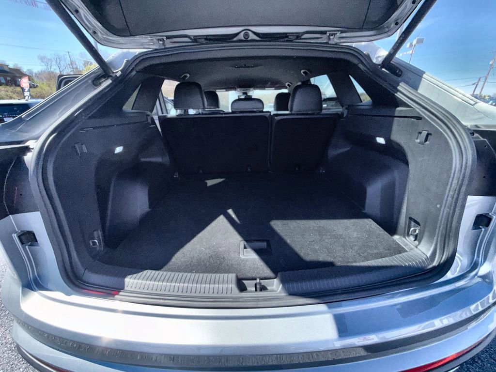 Used 2024 Volkswagen Atlas Cross Sport SE image 30