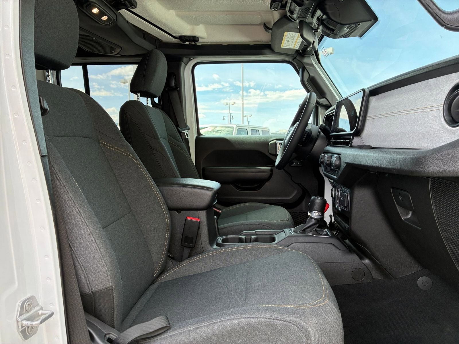 Used 2025 Jeep Wrangler Sport S image 35