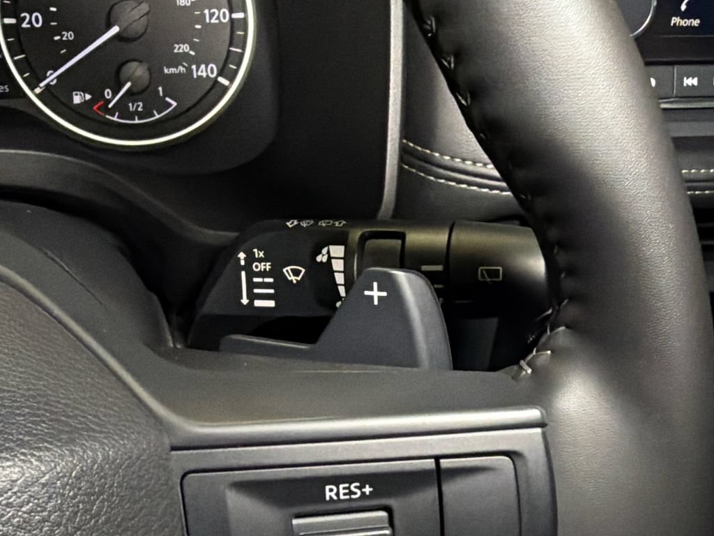 Used 2025 Nissan Rogue SV AWD/4WD image 34