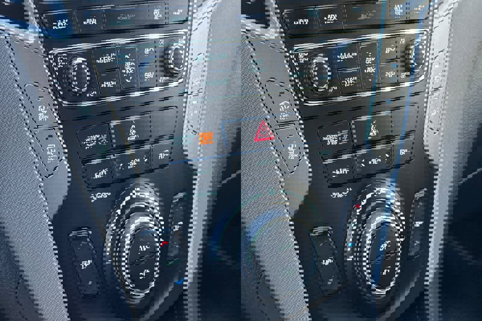 Used 2018 Hyundai Santa Fe Sport w/ Cargo Package image 20