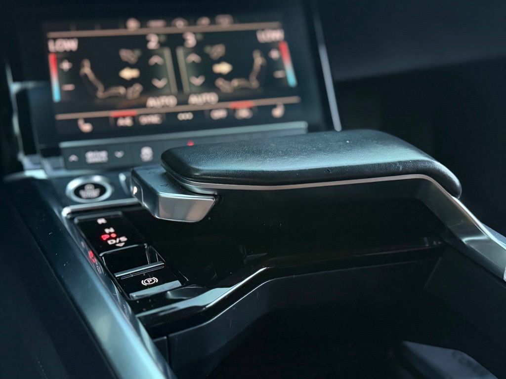 Used 2022 Audi e-tron Premium AWD/4WD image 50