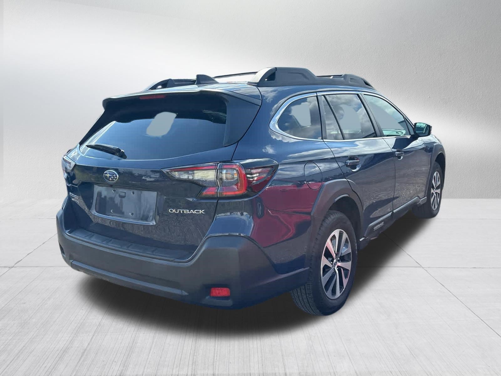 Used 2024 Subaru Outback Premium AWD/4WD image 11