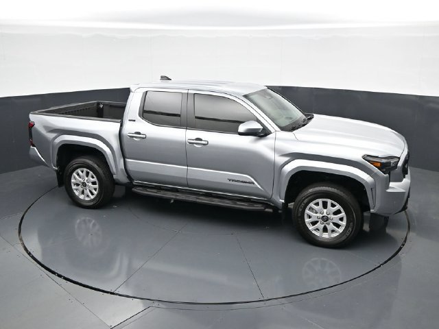 Used 2024 Toyota Tacoma SR5 AWD/4WD image 33