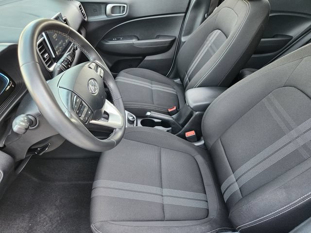 Certified 2025 Hyundai Venue SEL FWD image 7