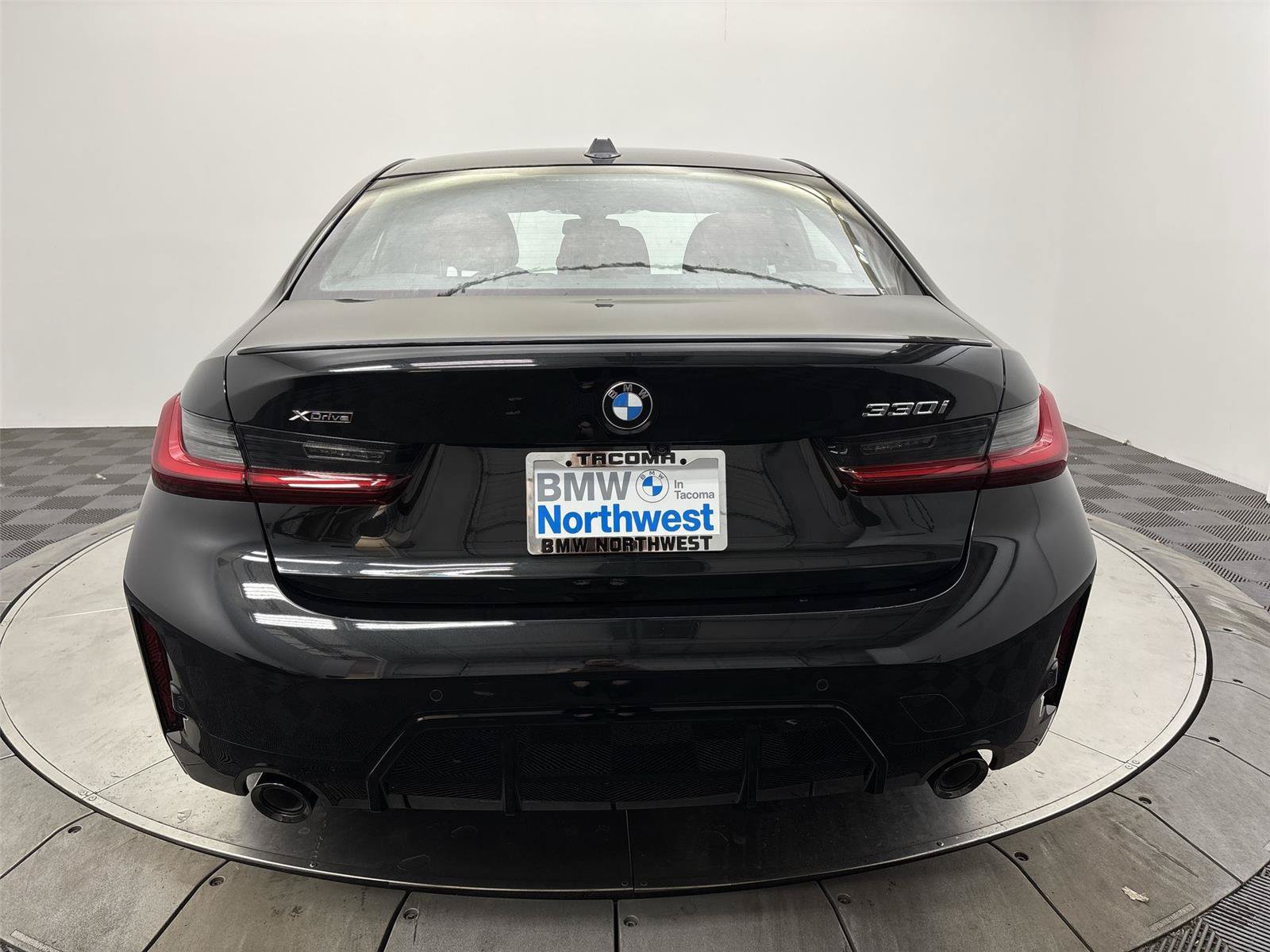 New 2026 BMW 330i xDrive Sedan w/ M Sport Package AWD/4WD image 15