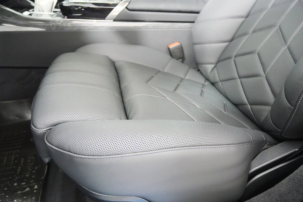 New 2026 BMW 750e xDrive w/ Executive Package image 10