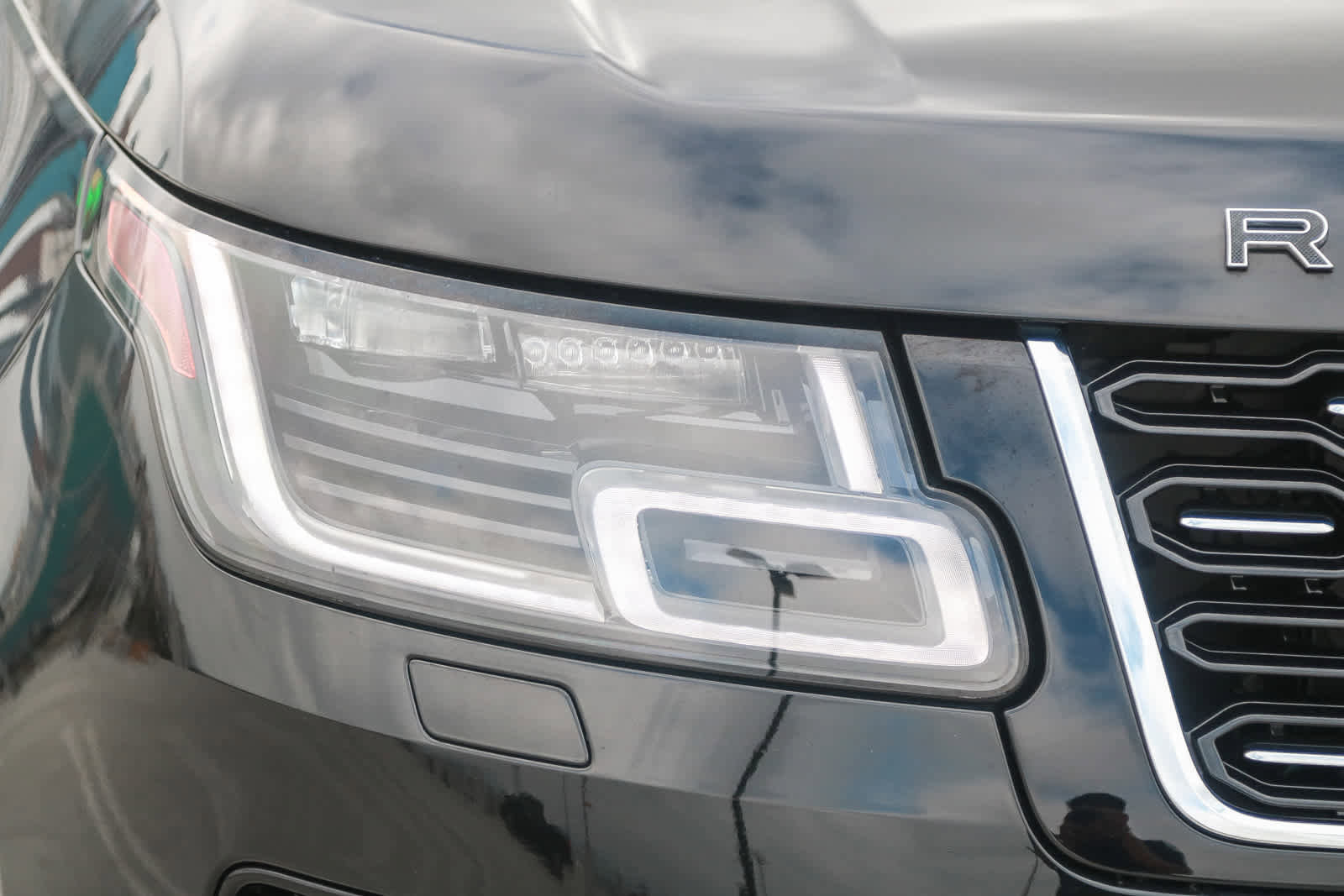 Used 2021 Land Rover Range Rover SV Autobiography Dynamic image 4