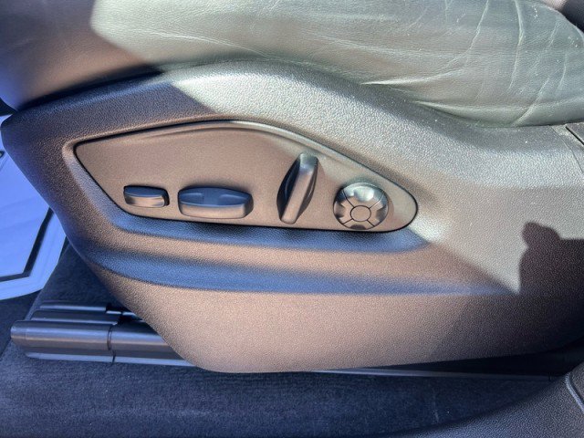 Used 2023 Porsche Cayenne image 25