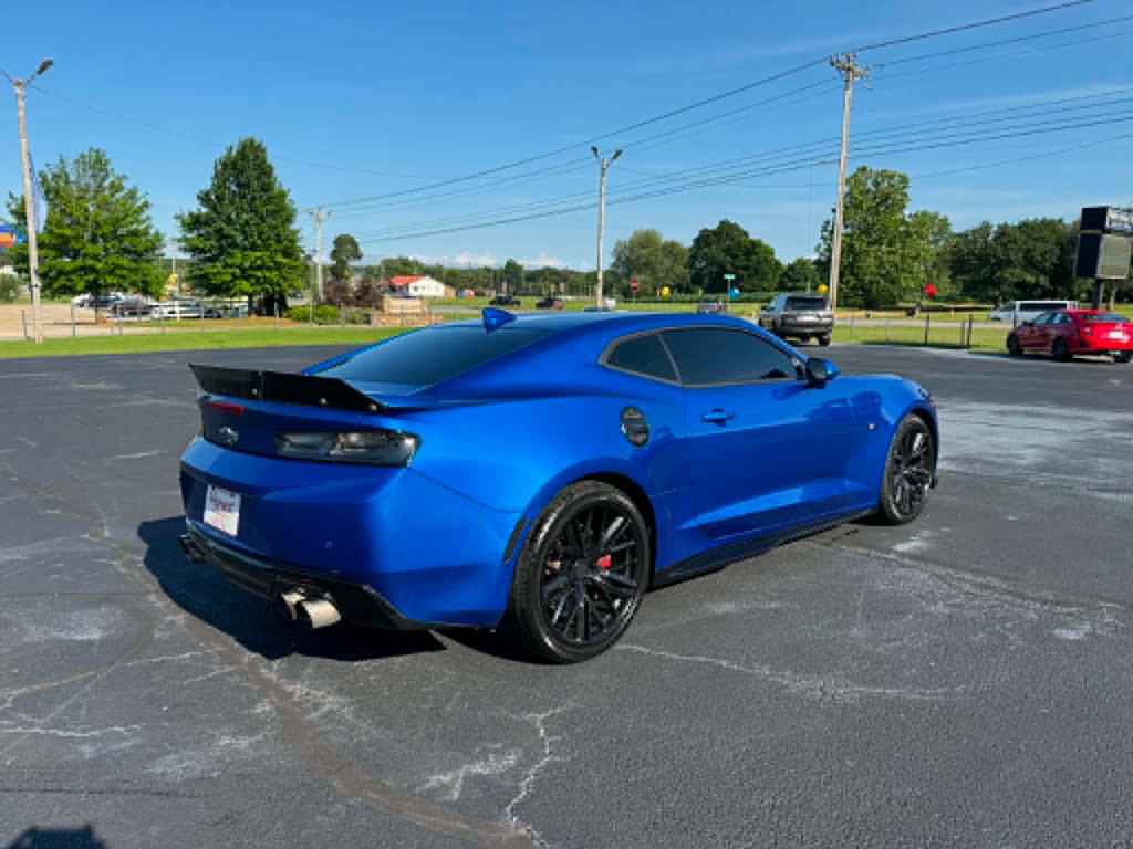 Used 2017 Chevrolet Camaro SS RWD image 5